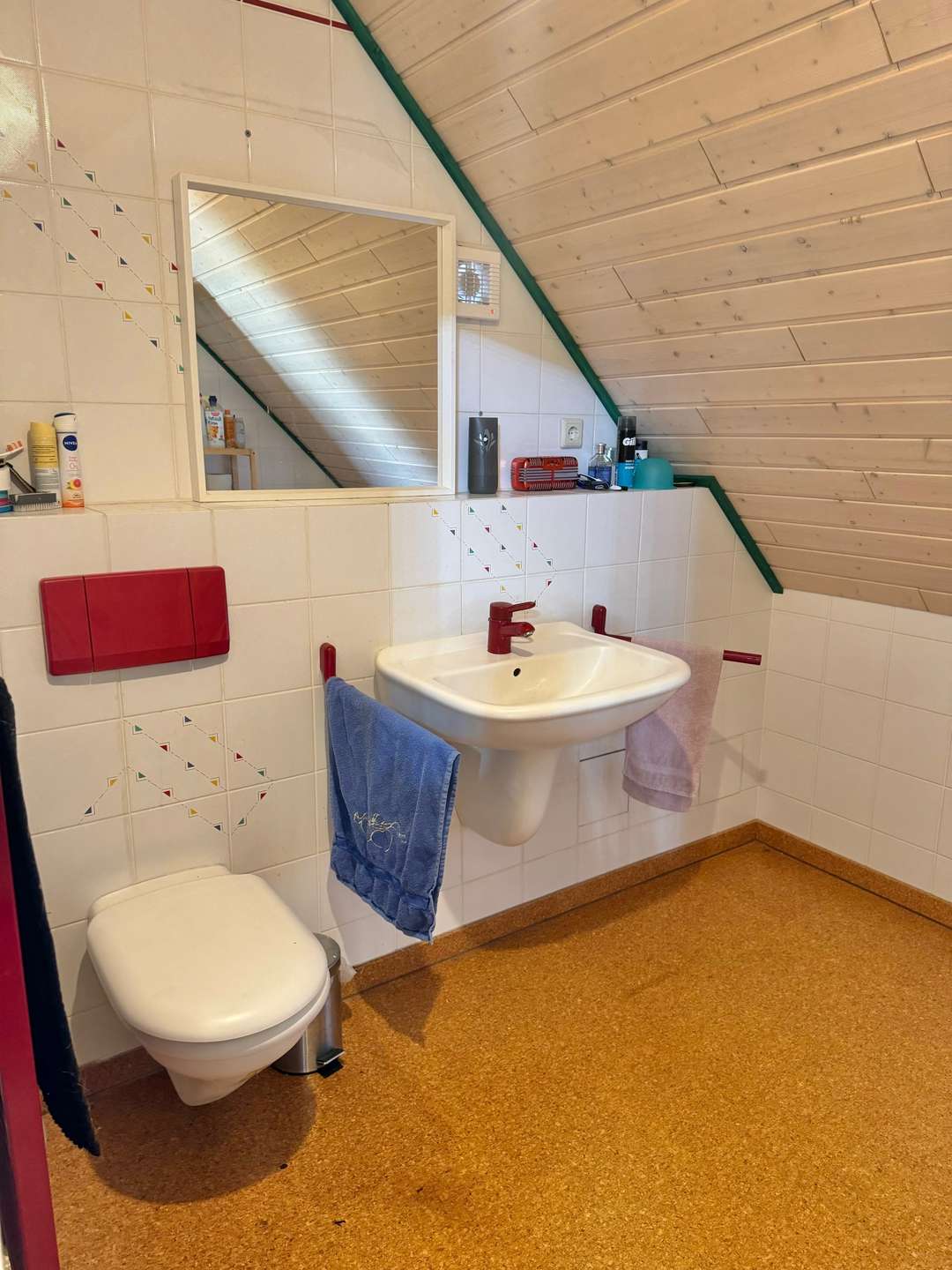 2 Etagen, 2 PKW-Stellpl&auml;tze, 2 B&auml;der, Loggia